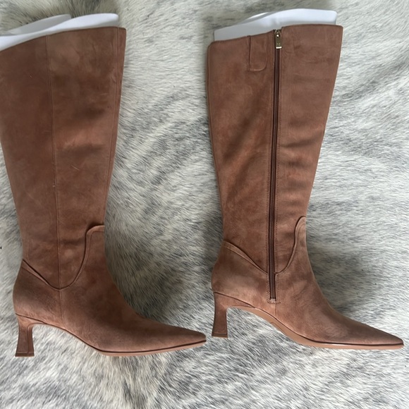 Naturalizer dress heel boots, size 9 wide-calf tan suede boots. - Picture 5 of 9